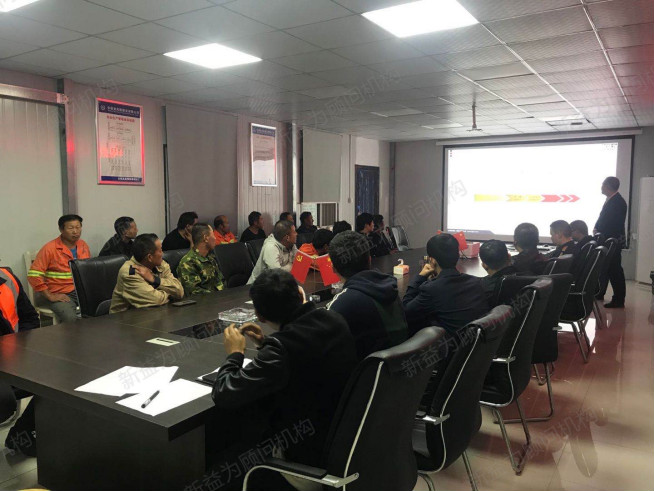 T梁班組培訓(xùn)現(xiàn)場(chǎng) T梁班組培訓(xùn)現(xiàn)場(chǎng)